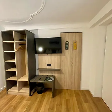 Hotel Hopfenhotel Am Adenauerufer 3*