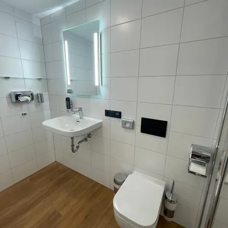 Hotell Hopfenhotel Am Adenauerufer 3*
