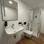 Hopfenhotel Am Adenauerufer 3*