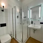 Hopfenhotel Am Adenauerufer 호텔 3*