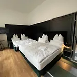 Hopfenhotel Am Adenauerufer ホテル バンベルク