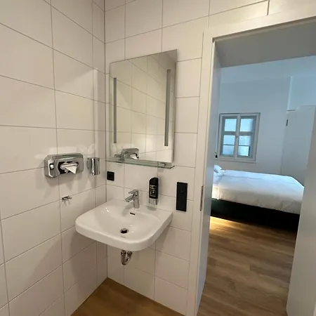 מלון Hopfenhotel Am Adenauerufer באמברג