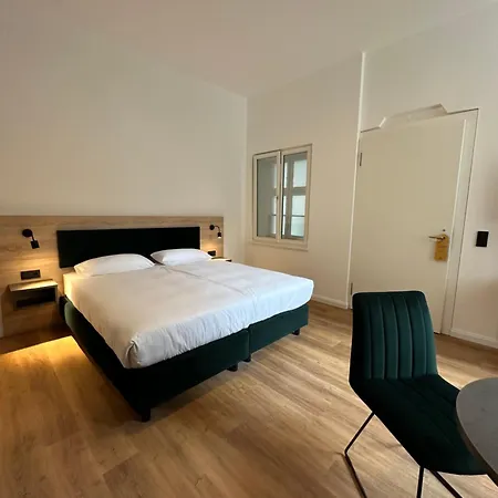 Hotel Hopfenhotel Am Adenauerufer *