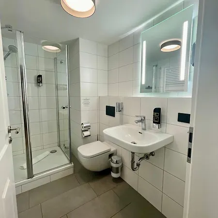 Hopfenhotel Am Adenauerufer מלון