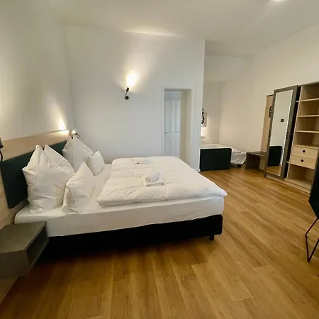 Hopfenhotel Am Adenauerufer ホテル バンベルク