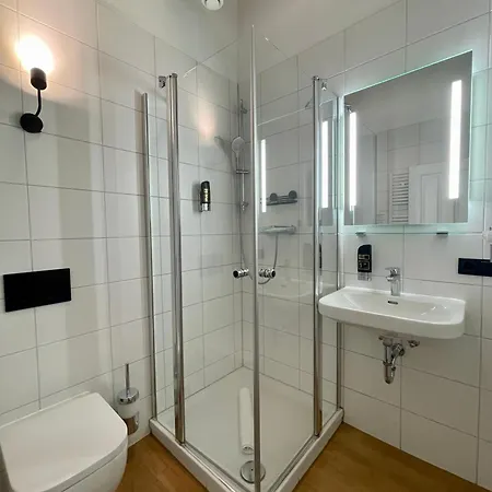 Hopfenhotel Am Adenauerufer מלון 3*