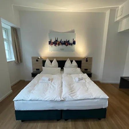 Hopfenhotel Am Adenauerufer מלון 3*