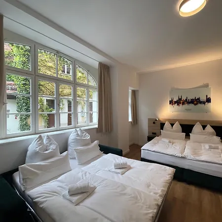 Hopfenhotel Am Adenauerufer מלון
