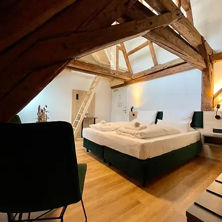 Hopfenhotel Am Adenauerufer 3*