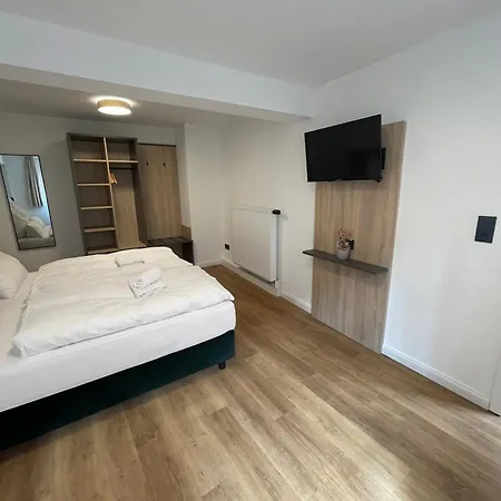 Hopfenhotel Am Adenauerufer מלון