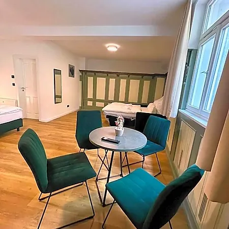 Hopfenhotel Am Adenauerufer 3*