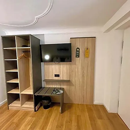 Hotel Hopfenhotel Am Adenauerufer 3*