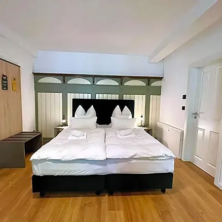 Hotel Hopfenhotel Am Adenauerufer 3*