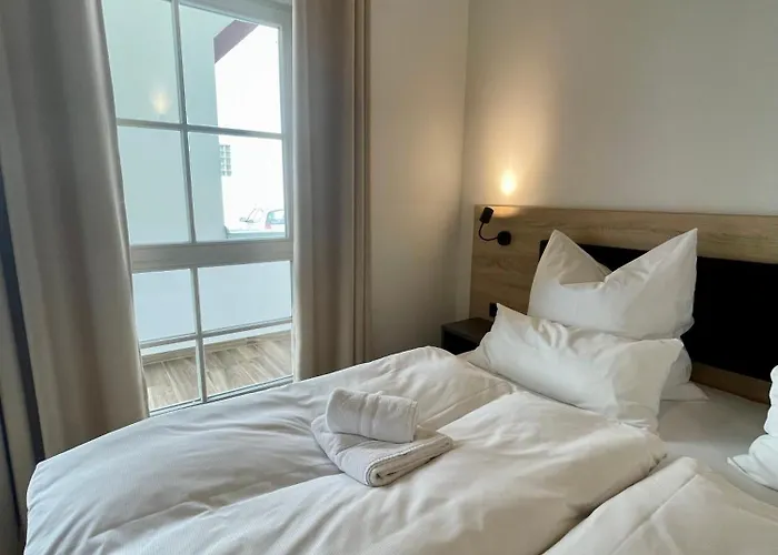 Hopfenhotel Am Adenauerufer 3*