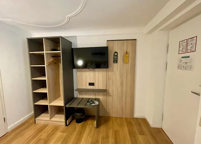 Hotel Hopfenhotel Am Adenauerufer 3*