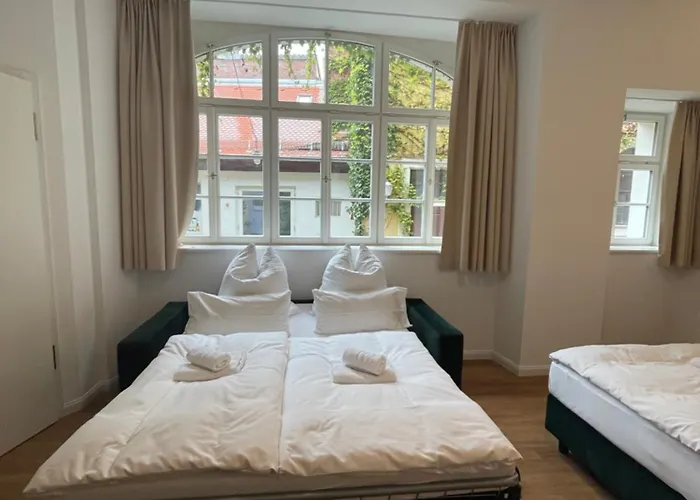 Hopfenhotel Am Adenauerufer 호텔 3*