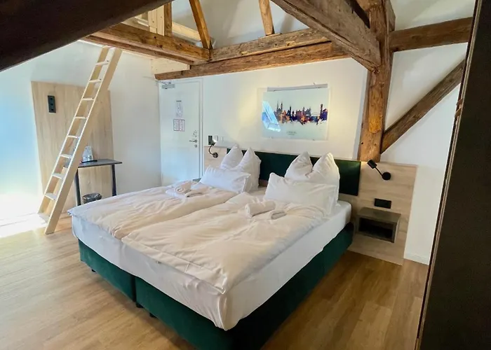 Hopfenhotel Am Adenauerufer 3*
