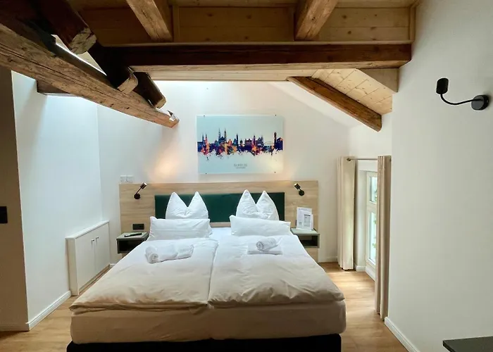 Hopfenhotel Am Adenauerufer 3*